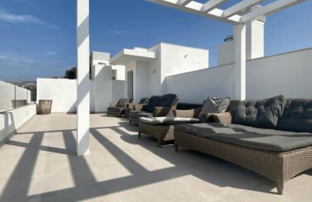 Penthouse de 3 chambres à louer à Atalaya-Isdabe, Estepona avec piscine garage - 5 000 € (Ref: 8499766)