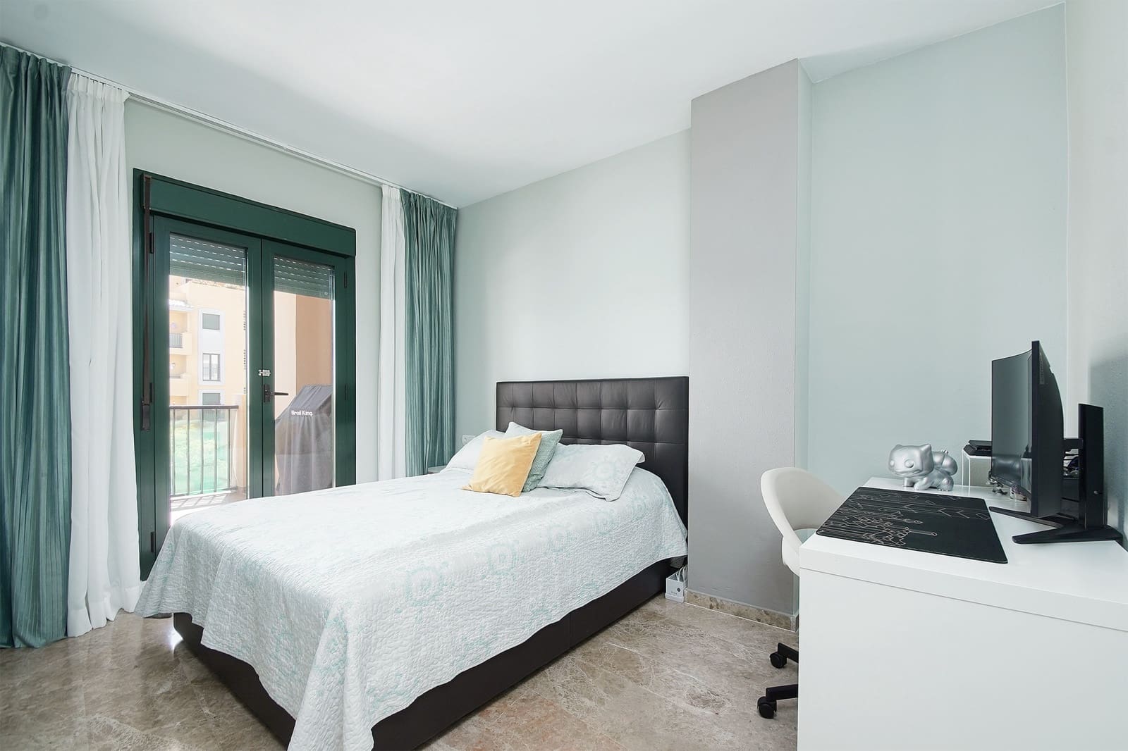 3 makuuhuone Huoneisto myytävänä paikassa San Pedro de Alcantara mukana uima-altaan 
autotalli - 650 000 € (Ref: 8505399)