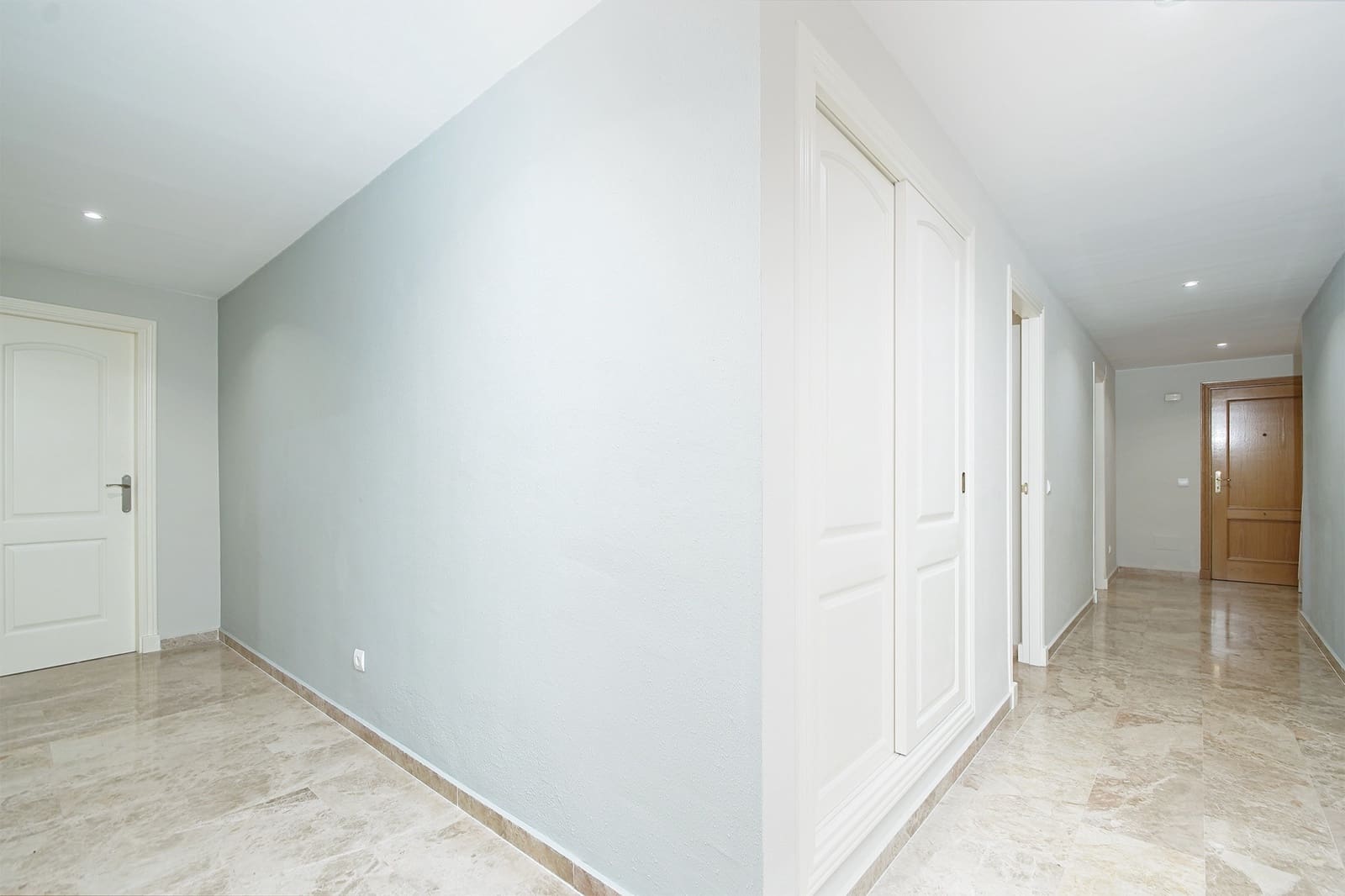 3 quarto Apartamento para venda em San Pedro de Alcantara com piscina garagem - 750 000 € (Ref: 8505399)