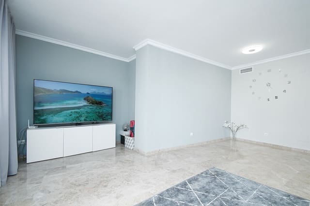 3 quarto Apartamento para venda em Nueva Alcántara, Marbella com piscina garagem - 750 000 € (Ref: 8505399)