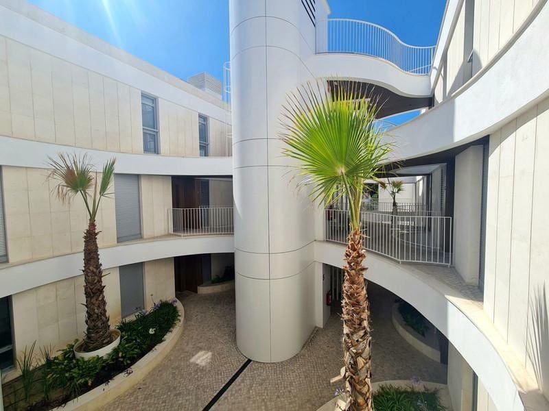 2 soveværelse Lejlighed til leje i Marbella med swimmingpool garage - € 2.700 (Ref: 8505403)