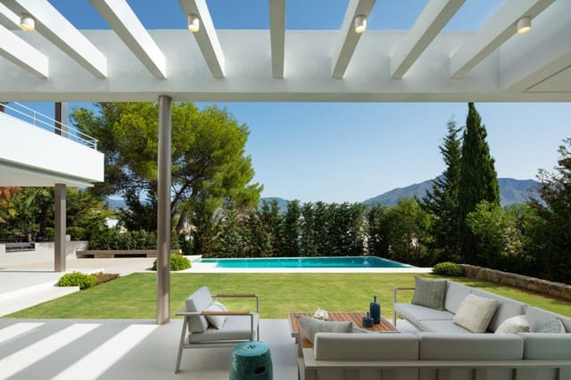4 bedroom Villa for rent in Los Naranjos, Marbella with pool garage - € 15,000 (Ref: 8514071)