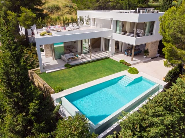 4 bedroom Villa for rent in Los Naranjos, Marbella with pool garage - € 15,000 (Ref: 8514071)