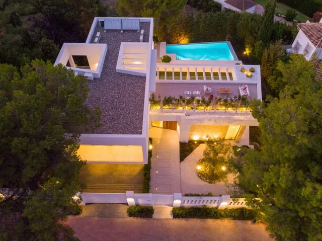 4 bedroom Villa for rent in Los Naranjos, Marbella with pool garage - € 15,000 (Ref: 8514071)