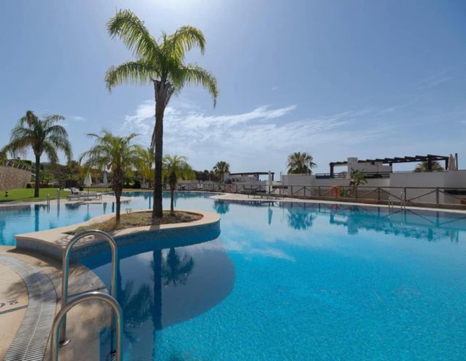 3 soverom Penthouse til salgs i Marbella med svømmebasseng garasje - € 795 000 (Ref: 8526371)