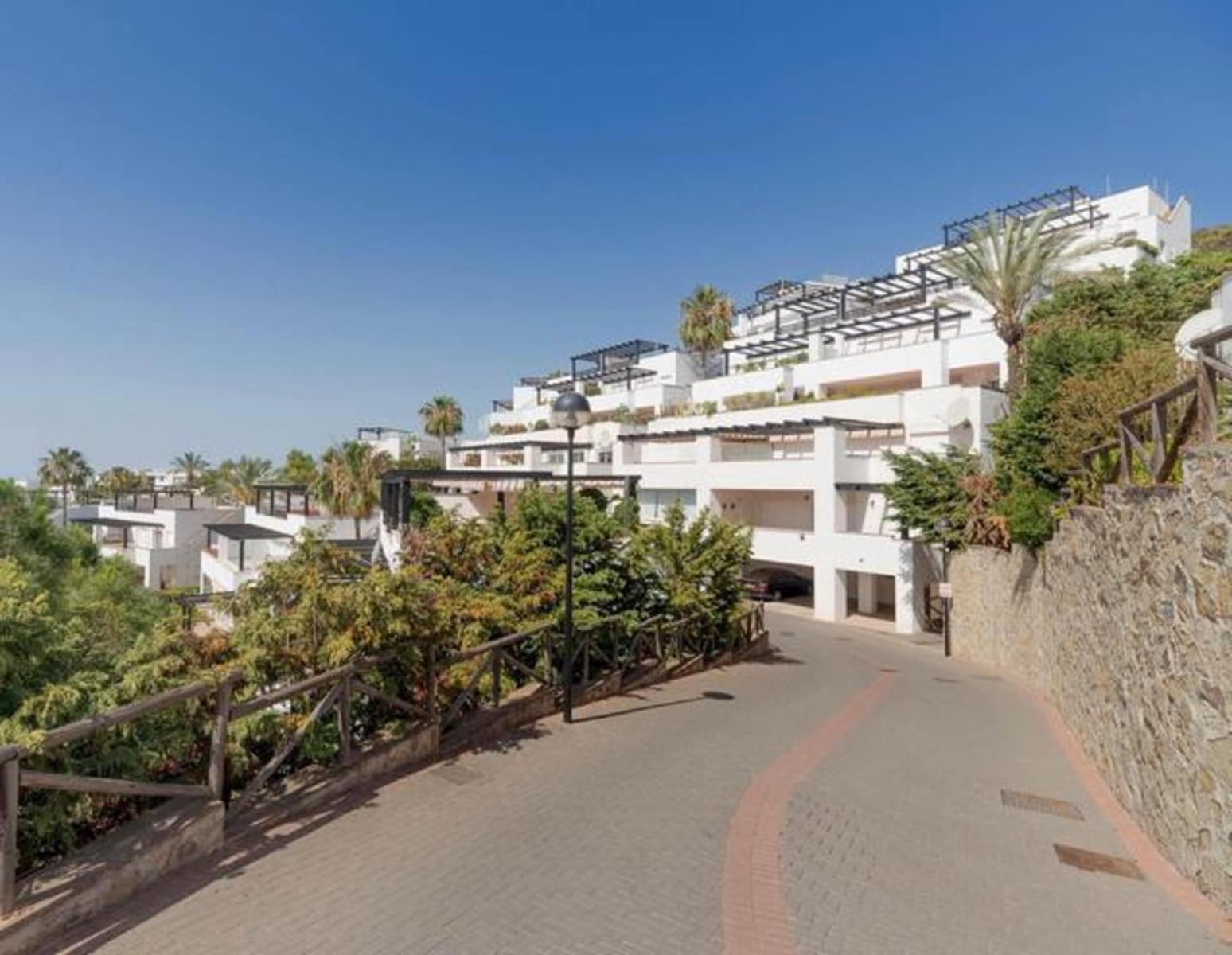 3 soveværelse Penthouse til salg i Marbella med swimmingpool garage - € 795.000 (Ref: 8526371)