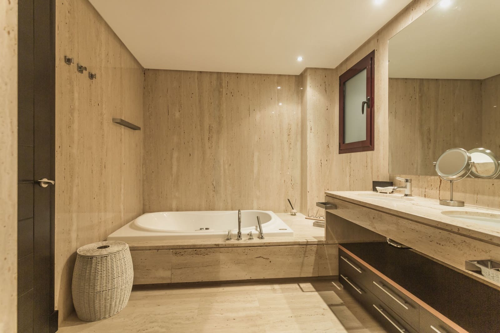 2 Zimmer Apartment zu verkaufen in Marbella mit Pool Garage - 1.750.000 € (Ref: 8526373)