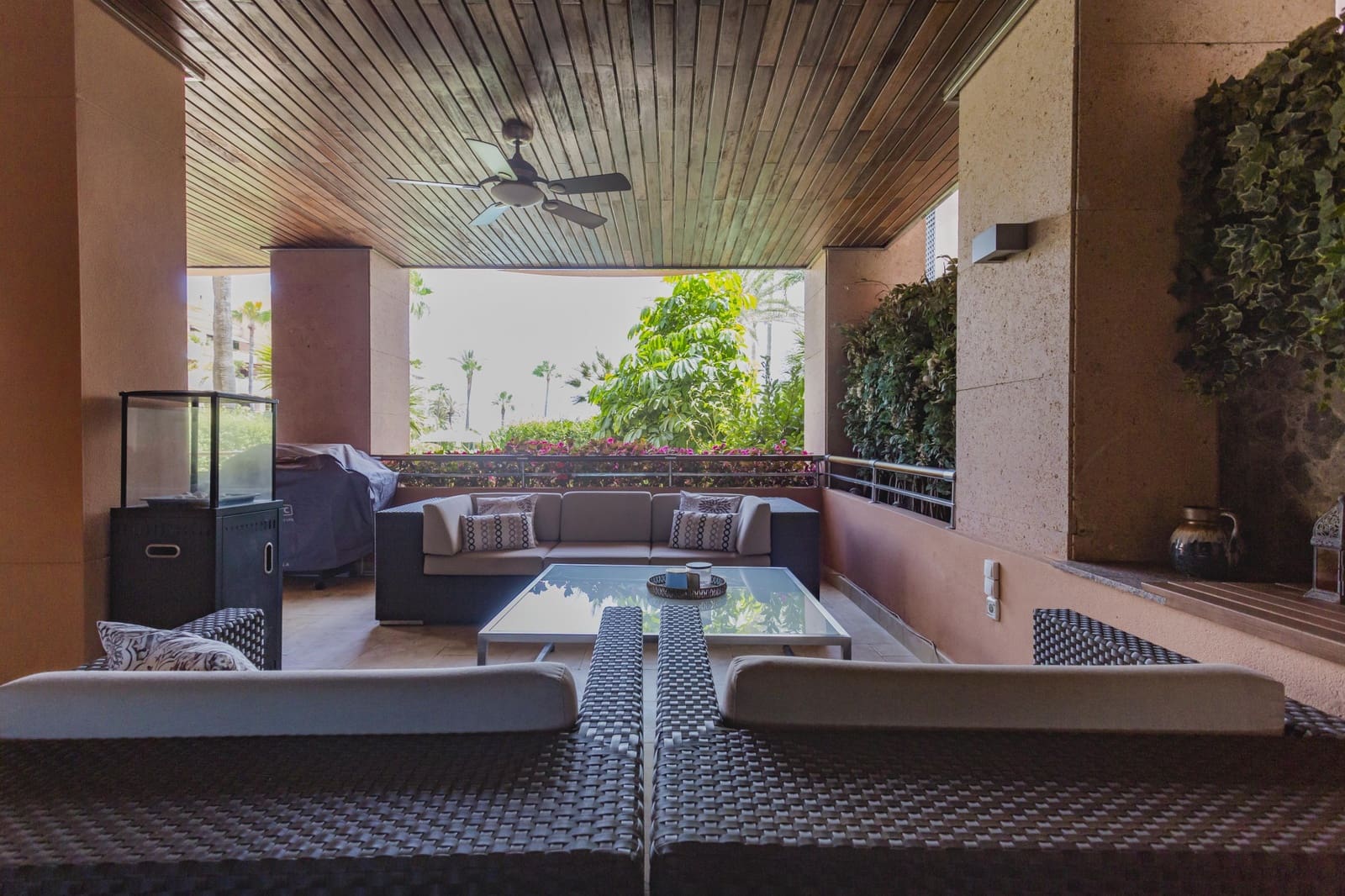 2 Zimmer Apartment zu verkaufen in Marbella mit Pool Garage - 1.750.000 € (Ref: 8526373)