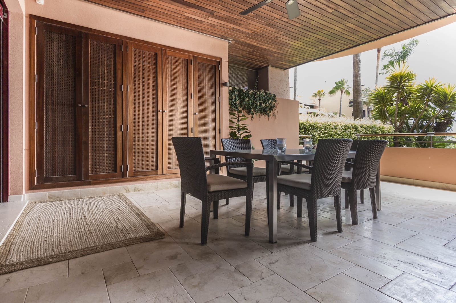 Apartamento de 2 habitaciones en Marbella en venta con piscina garaje - 1.750.000 € (Ref: 8526373)