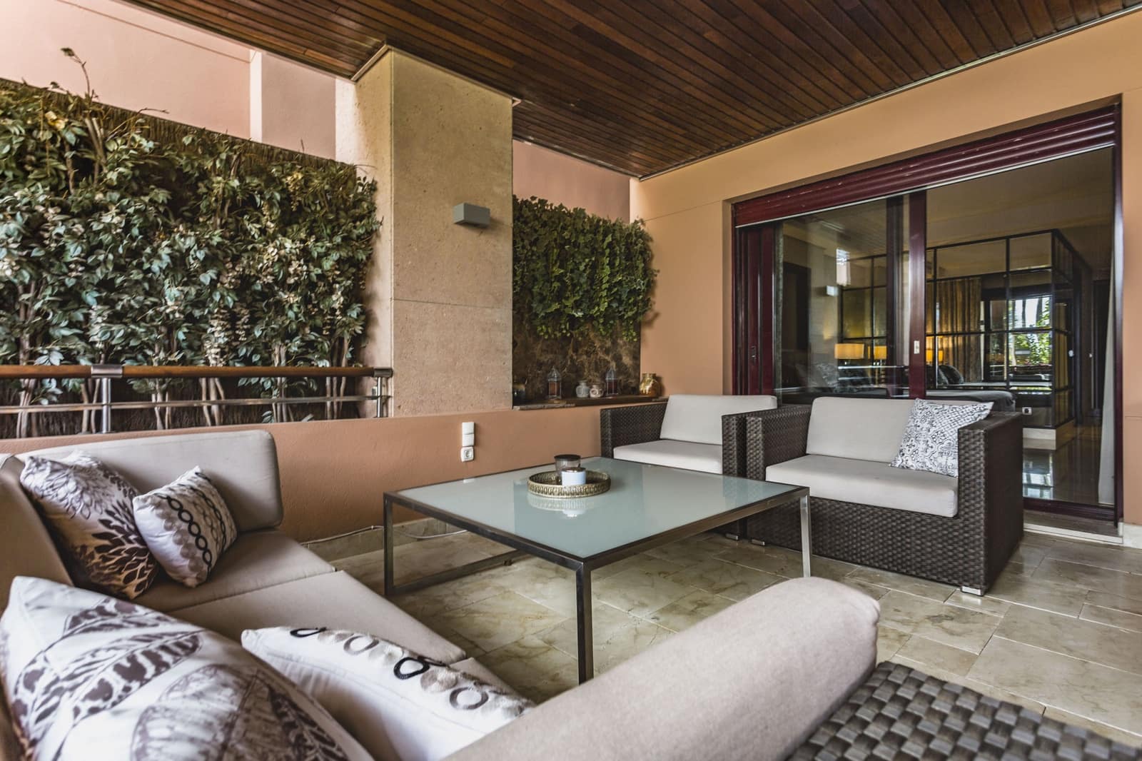 Apartamento de 2 habitaciones en Marbella en venta con piscina garaje - 1.750.000 € (Ref: 8526373)