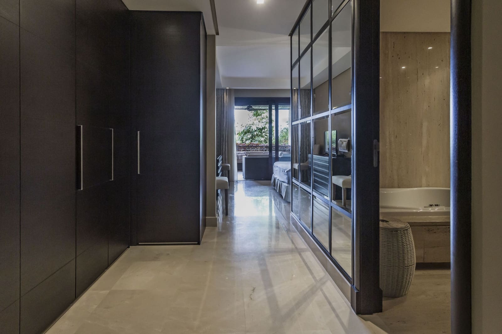 Apartamento de 2 habitaciones en Marbella en venta con piscina garaje - 1.750.000 € (Ref: 8526373)