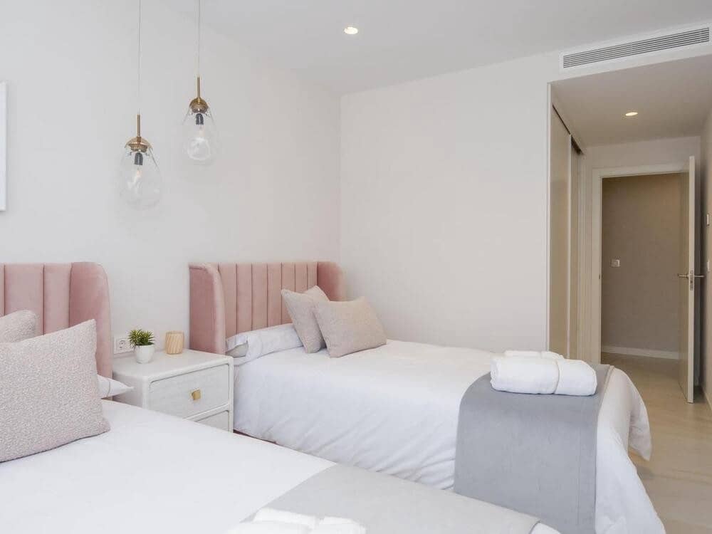 4 soveværelse Byhus til leje i Marbella med swimmingpool garage - € 4.200 (Ref: 8531567)