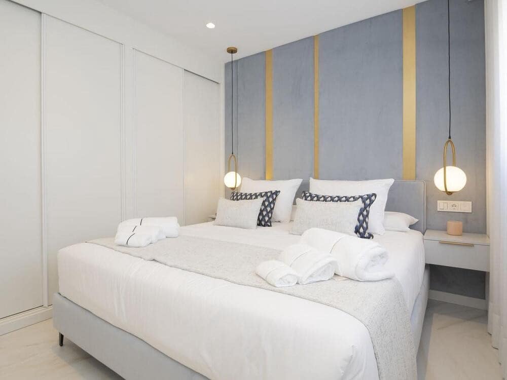 4 soveværelse Byhus til leje i Marbella med swimmingpool garage - € 4.200 (Ref: 8531567)