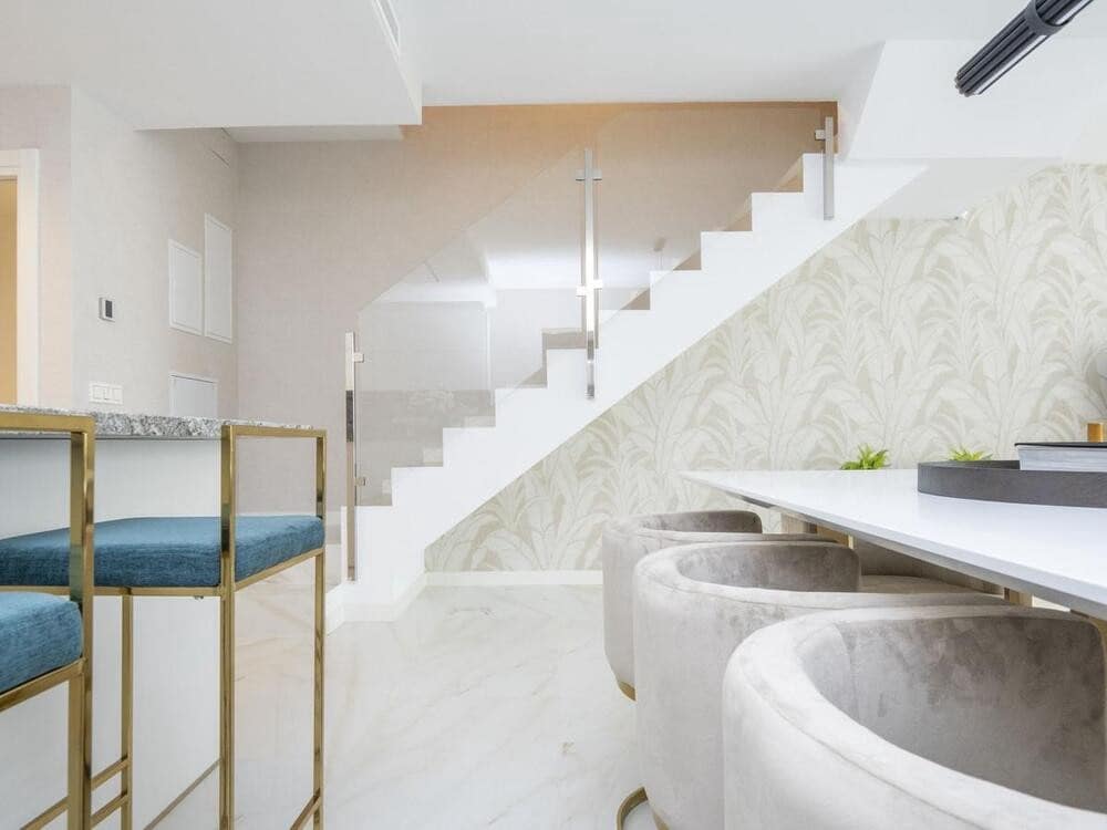 4 soveværelse Byhus til leje i Marbella med swimmingpool garage - € 4.200 (Ref: 8531567)