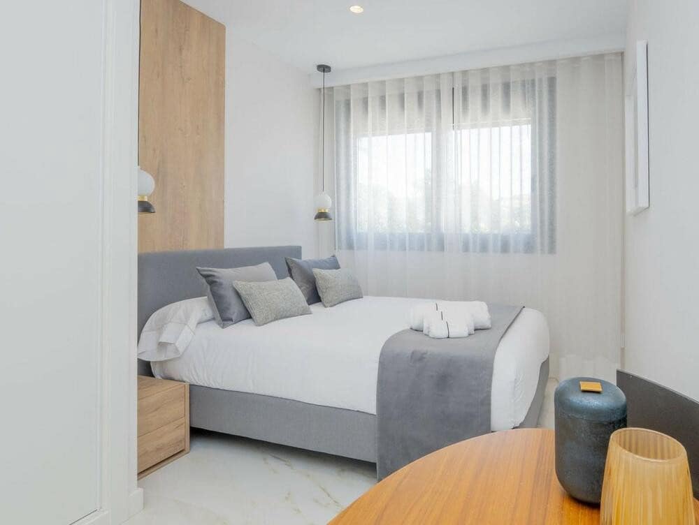 4 soveværelse Byhus til leje i Marbella med swimmingpool garage - € 4.200 (Ref: 8531567)