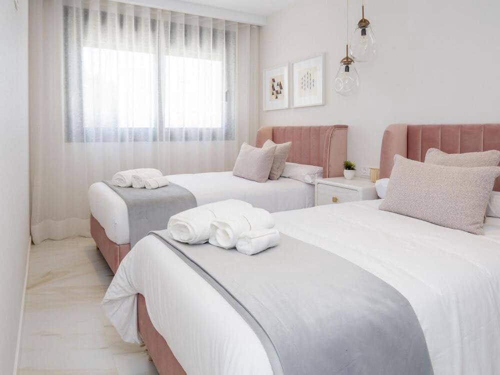 4 quarto Casa em Banda para arrendar em Marbella com piscina garagem - 4 200 € (Ref: 8531567)