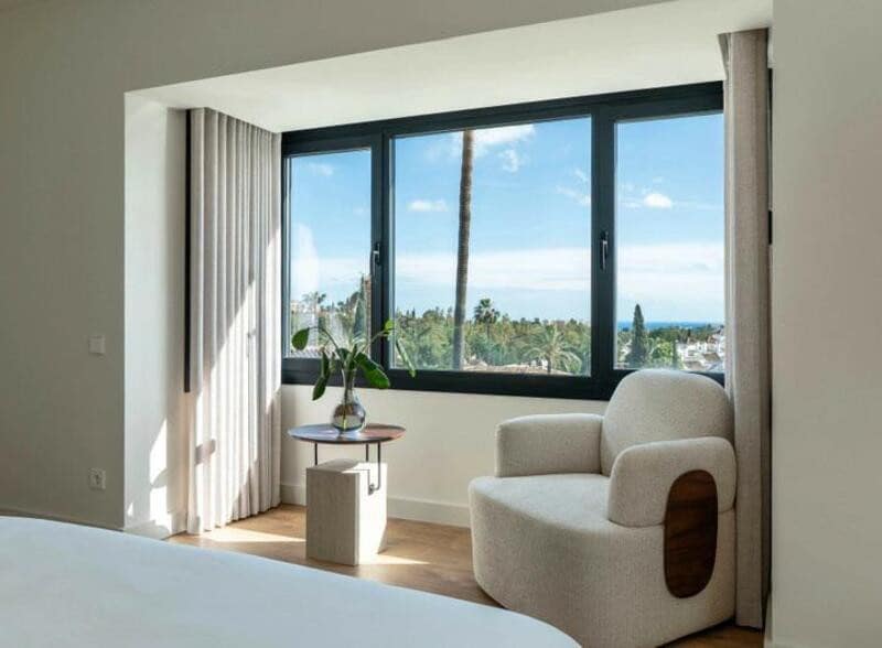 4 bedroom Villa for sale in Marbella with pool garage - € 2,950,000 (Ref: 8536142)