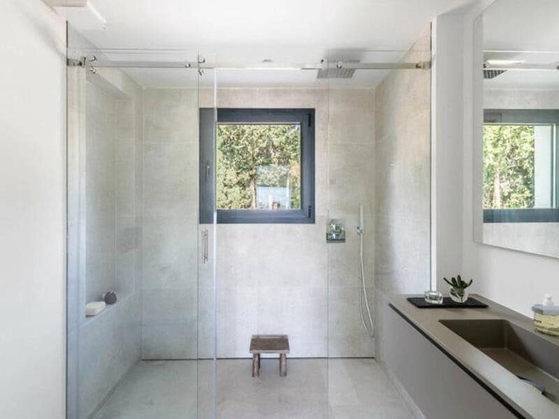 4 bedroom Villa for sale in Marbella with pool garage - € 2,950,000 (Ref: 8536142)