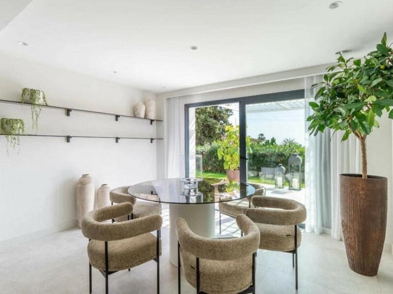 4 bedroom Villa for sale in Marbella with pool garage - € 2,950,000 (Ref: 8536142)