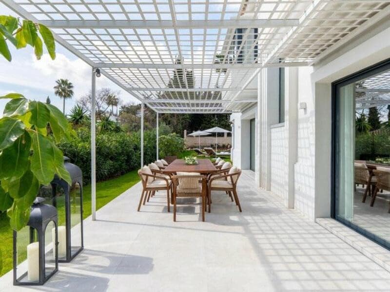 4 bedroom Villa for sale in Marbella with pool garage - € 2,950,000 (Ref: 8536142)
