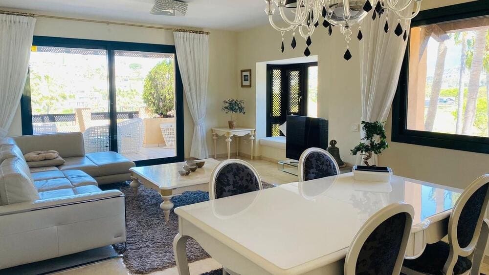 3 soveværelse Penthouse til leje i Estepona med swimmingpool garage - € 4.500 (Ref: 8544410)