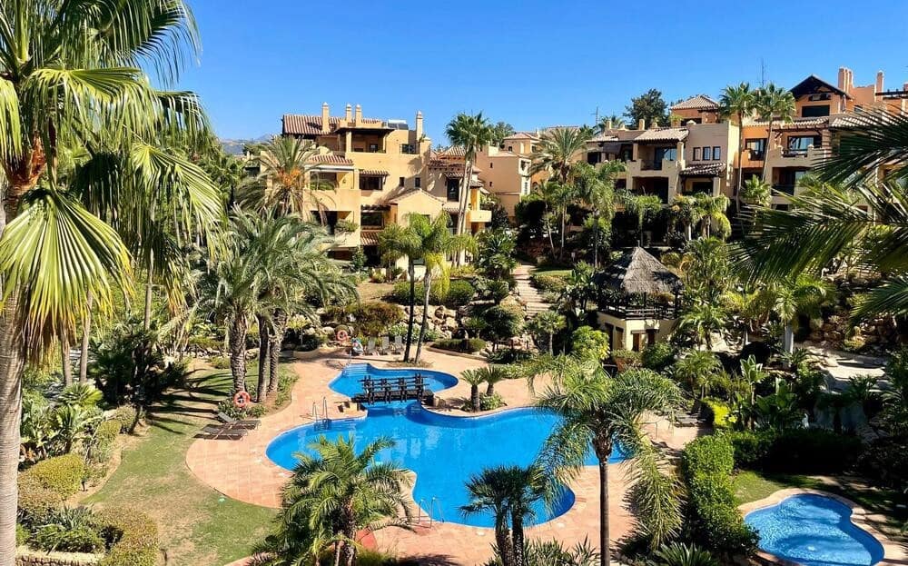 3 soveværelse Penthouse til leje i Estepona med swimmingpool garage - € 4.500 (Ref: 8544410)