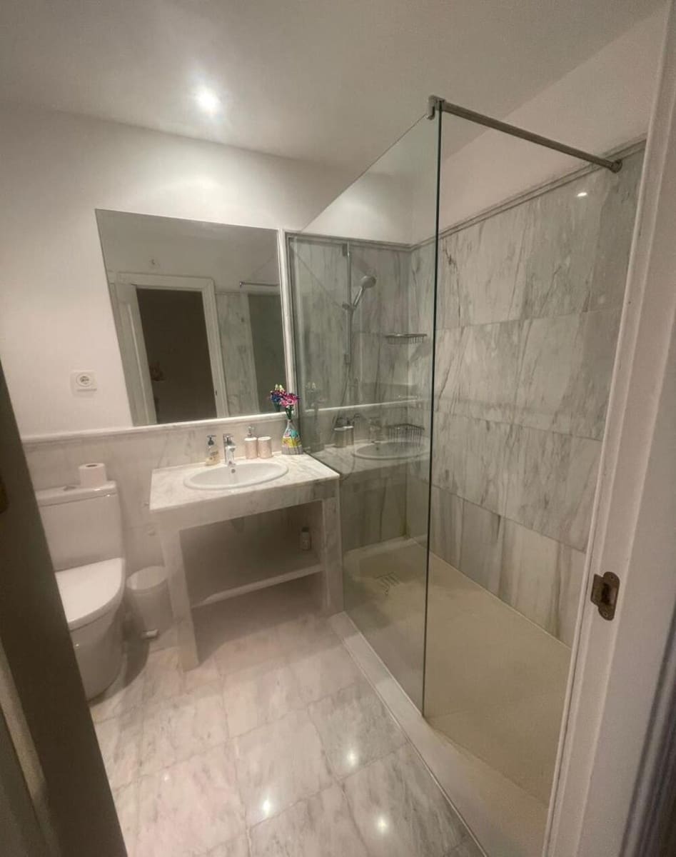 3 soveværelse Penthouse til leje i Estepona med swimmingpool garage - € 4.500 (Ref: 8544410)