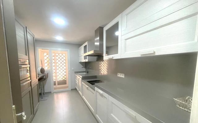 3 sypialnia Penthouse do wynajęcia w Nueva Atalaya, Estepona z basenem garażem - 4 500 € (Ref: 8544410)