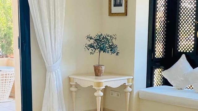 3 sypialnia Penthouse do wynajęcia w Nueva Atalaya, Estepona z basenem garażem - 4 500 € (Ref: 8544410)