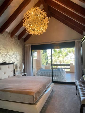 3 sypialnia Penthouse do wynajęcia w Nueva Atalaya, Estepona z basenem garażem - 4 500 € (Ref: 8544410)