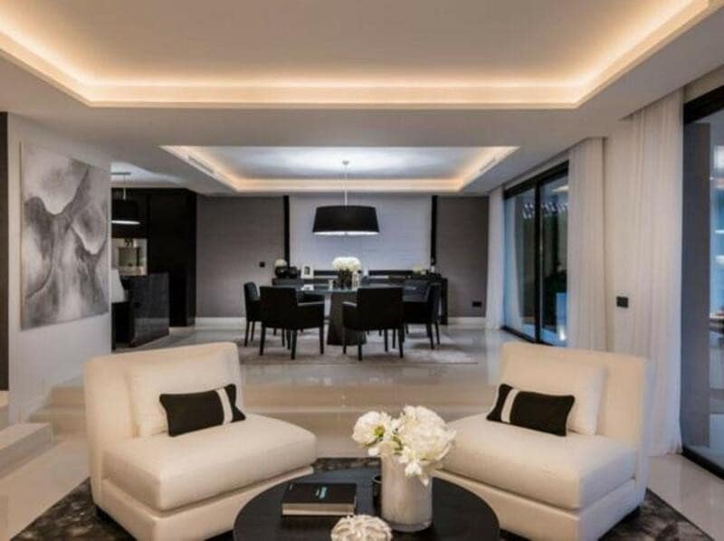 6 soverom Villa til salgs i Nueva Andalucia med svømmebasseng garasje - € 5 995 000 (Ref: 8544412)