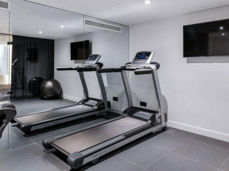 6 slaapkamer Villa te huur in Nueva Andalucia met zwembad garage - € 25.000 (Ref: 8544413)