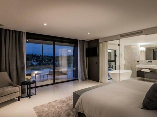 6 soveværelse Villa til leje i La Dama de Noche - La Alzambra, Marbella med swimmingpool garage - € 25.000 (Ref: 8544413)