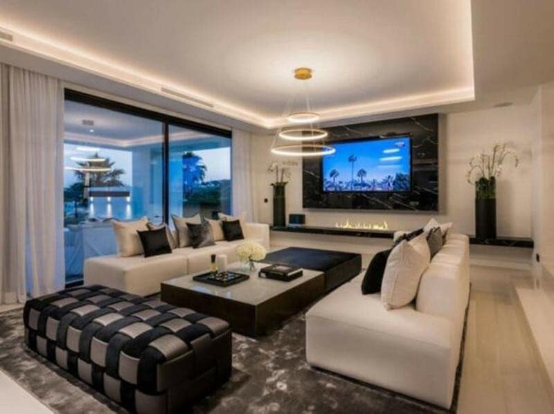 6 sypialnia Willa do wynajęcia w Nueva Andalucia z basenem garażem - 25 000 € (Ref: 8544413)