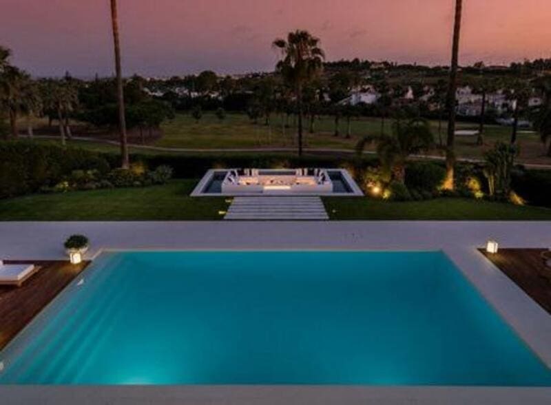6 sypialnia Willa do wynajęcia w Nueva Andalucia z basenem garażem - 25 000 € (Ref: 8544413)