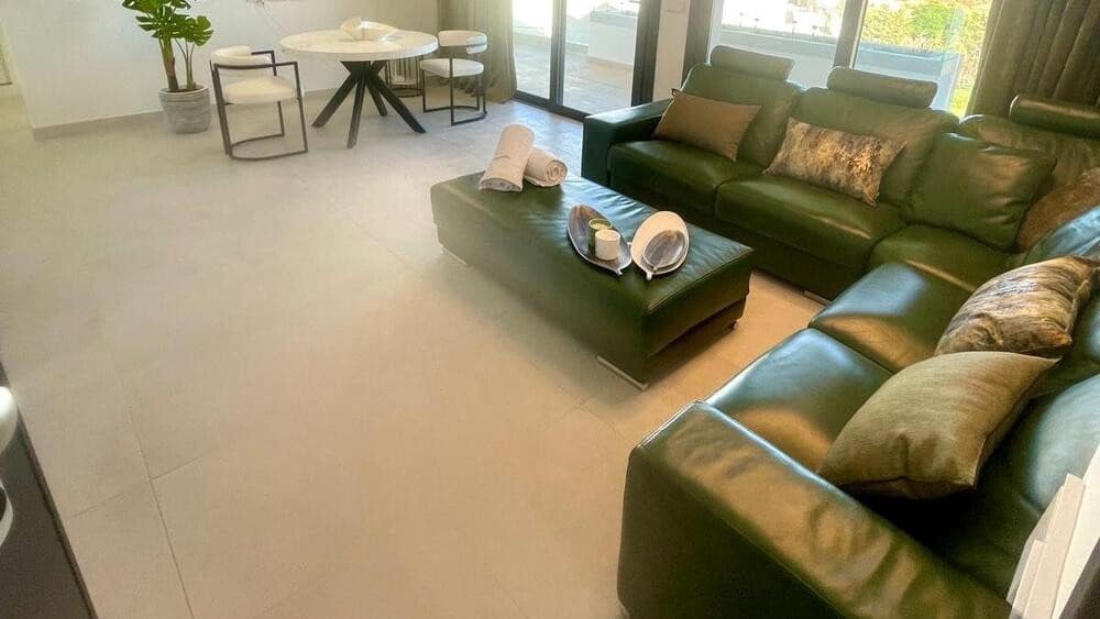 3 soverom Leilighet til leie i Estepona med svømmebasseng garasje - € 4 500 (Ref: 8553790)