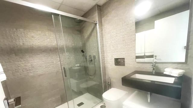 3 sypialnia Apartament do wynajęcia w La Alquería, Estepona z basenem garażem - 4 500 € (Ref: 8553790)