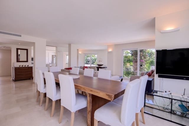 3 soverom Villa til leie i Marbesa, Marbella med svømmebasseng - € 6 000 (Ref: 8556481)