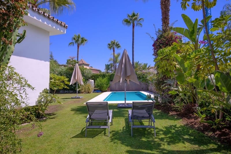 3 soveværelse Villa til leje i Marbella med swimmingpool - € 6.000 (Ref: 8556481)
