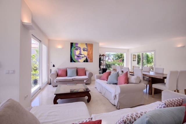 3 soverom Villa til leie i Marbesa, Marbella med svømmebasseng - € 6 000 (Ref: 8556481)