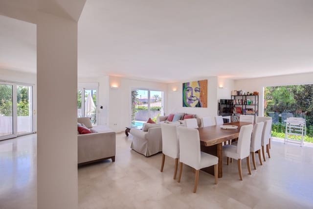3 soverom Villa til leie i Marbesa, Marbella med svømmebasseng - € 6 000 (Ref: 8556481)