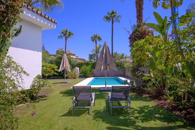 3 bedroom Villa for rent in Marbella with pool - € 6,000 (Ref: 8556481)