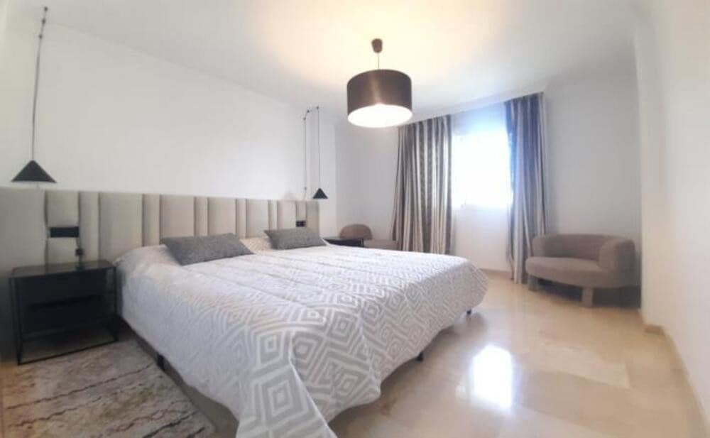 3 bedroom Apartment for rent in Marbella with pool garage - € 3,150 (Ref: 8561036)