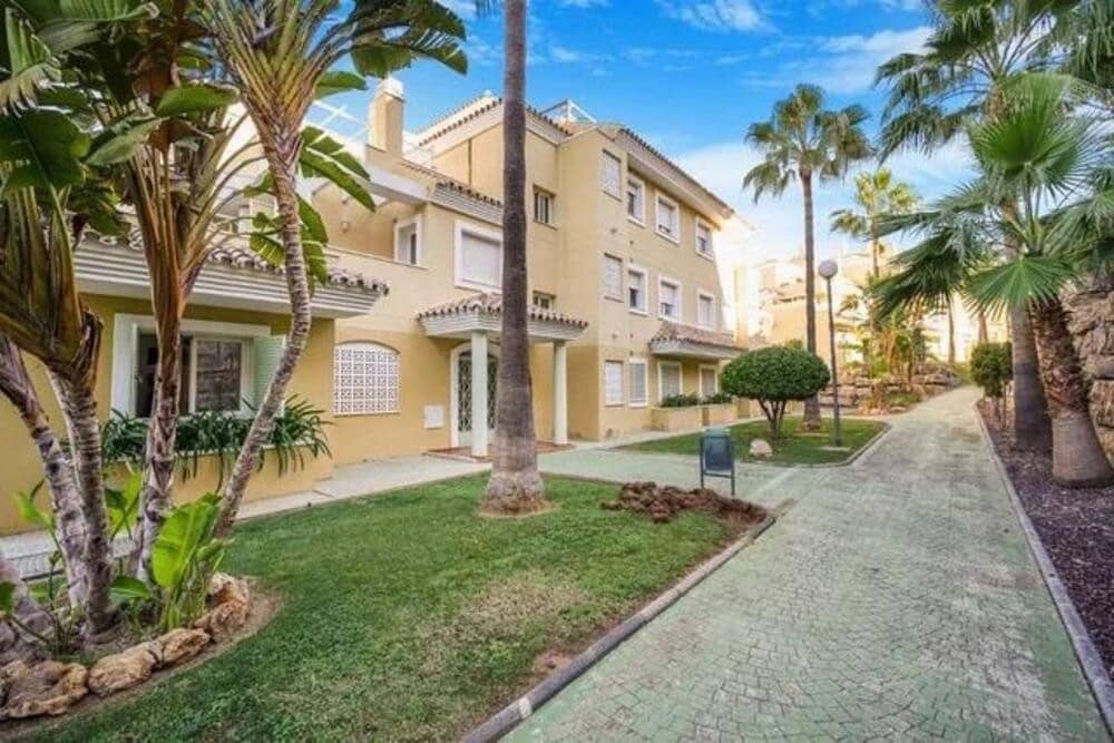 3 bedroom Apartment for rent in Marbella with pool garage - € 3,150 (Ref: 8561036)