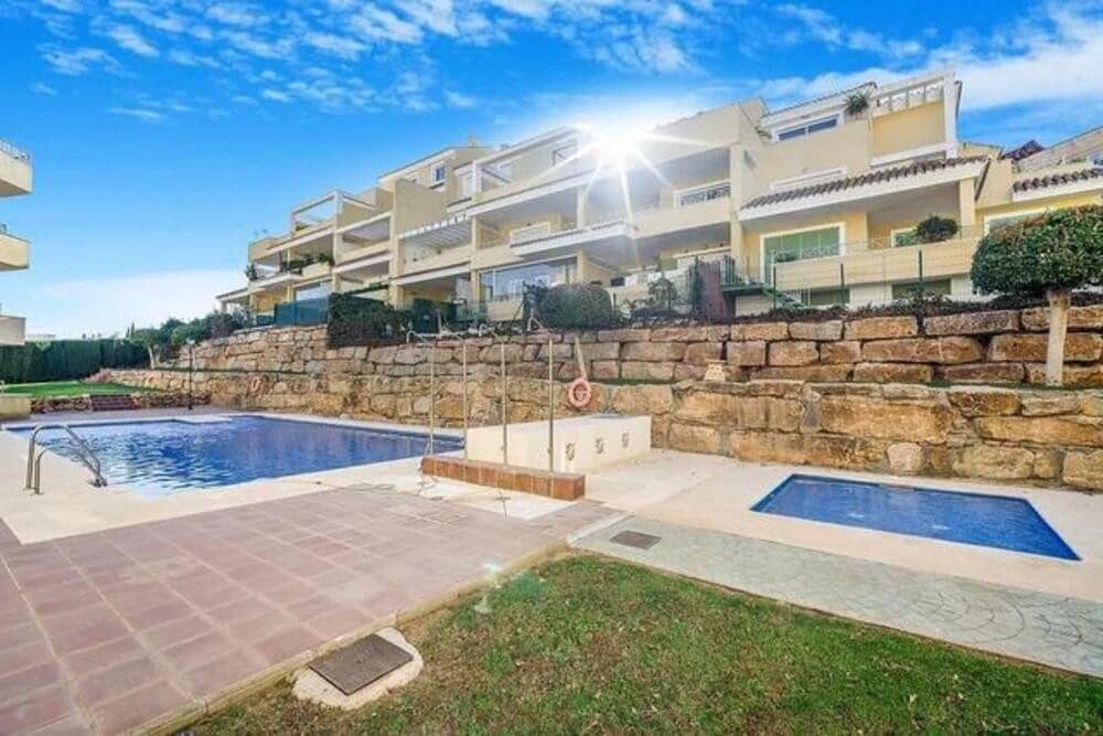 3 bedroom Apartment for rent in Marbella with pool garage - € 3,150 (Ref: 8561036)