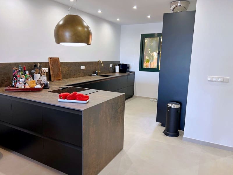 3 soverom Leilighet til salgs i Monte Halcones med svømmebasseng garasje - € 995 000 (Ref: 8564376)