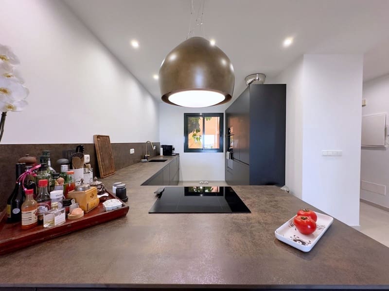 3 soverom Leilighet til salgs i Monte Halcones med svømmebasseng garasje - € 995 000 (Ref: 8564376)