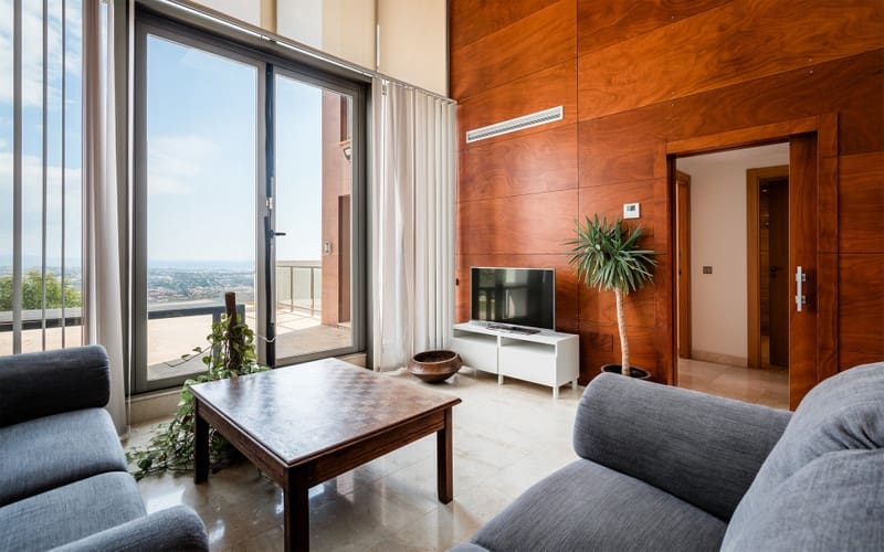 3 quarto Moradia Geminada para venda em Benahavis com piscina garagem - 795 000 € (Ref: 8564377)