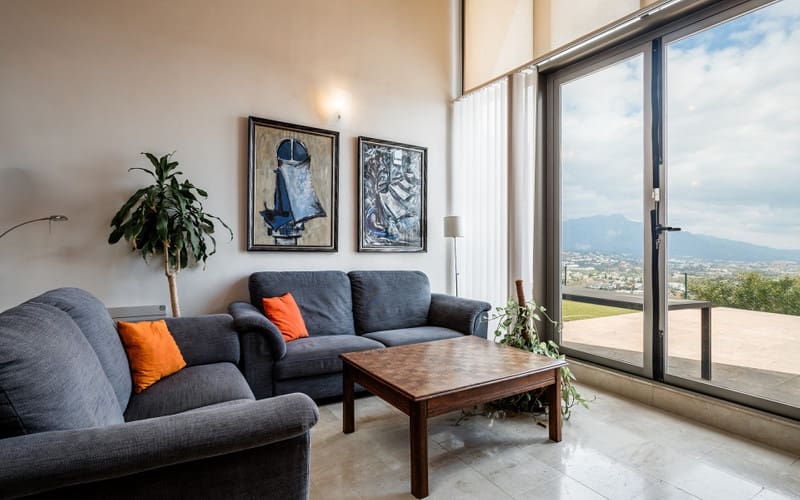 3 quarto Moradia Geminada para venda em Benahavis com piscina garagem - 795 000 € (Ref: 8564377)