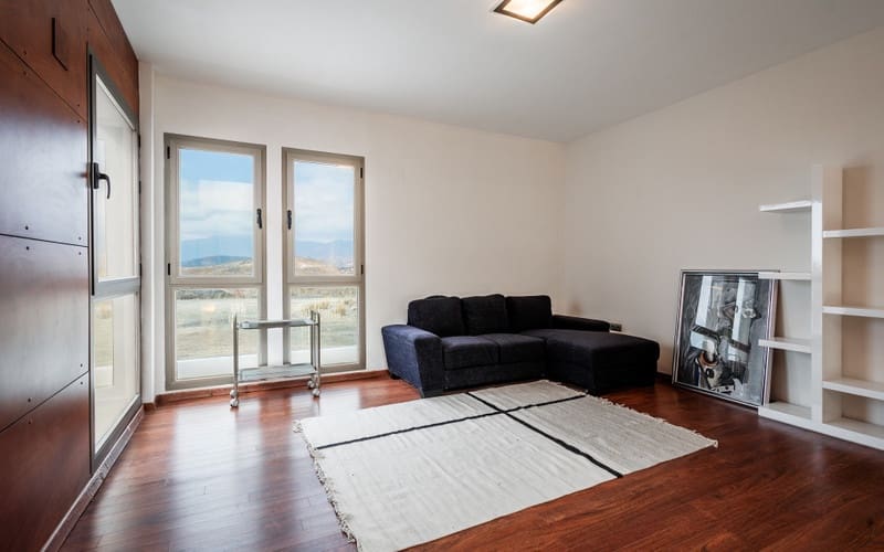 3 quarto Moradia Geminada para venda em Benahavis com piscina garagem - 795 000 € (Ref: 8564377)